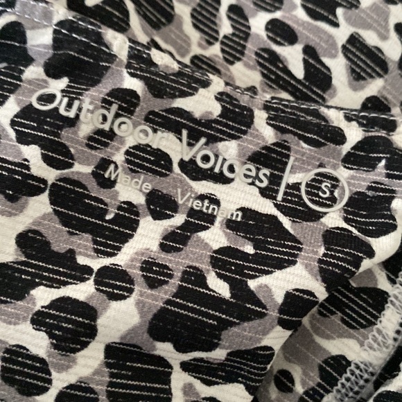 Outdoor Voices Move Free Crop Top Black White Leopard size S - Picture 6 of 6